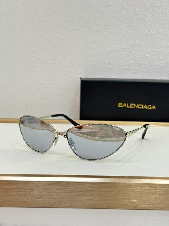 Picture of Balenciaga Sunglasses _SKUfw80882066fw